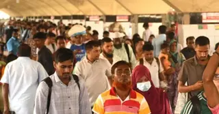 ঈদের ছুটি শেষে রাজধানীতে ফিরছেন কর্মজীবী মানুষ
